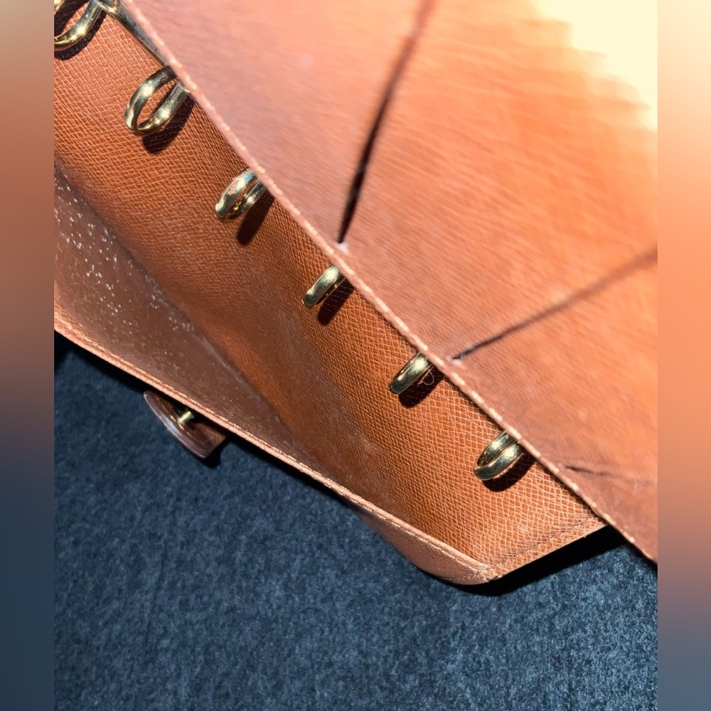 ✅AUTHENTIC LV AGENDA PM PASSPORT HOLDER - Picture 9 of 12